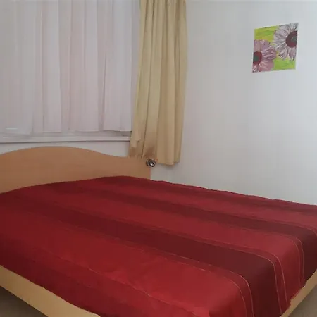 Gasthuis Guest House Tashkov 2*